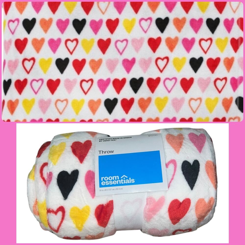 Room Essentials Super Soft Plush Valentines Heart Throw/Blanket | NEW!!‎